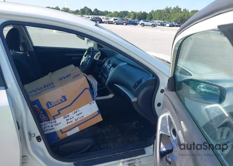 2014 Nissan Altima 2.5 S z USA, uszkodzony, nr VIN 1N4AL3AP5EN255591